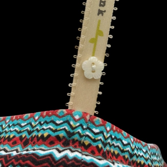 Uncle Frank Size Medium Multicolor Knit Dress with Zigzag Print and Scoop Neck - Picture 6 of 11